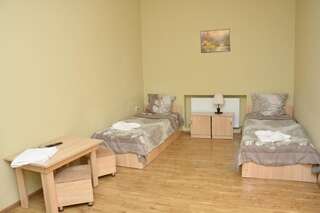 Гостевой дом комфорт Marneuli Двухместный номер с 2 отдельными кроватями и собственной ванной комнатой-7